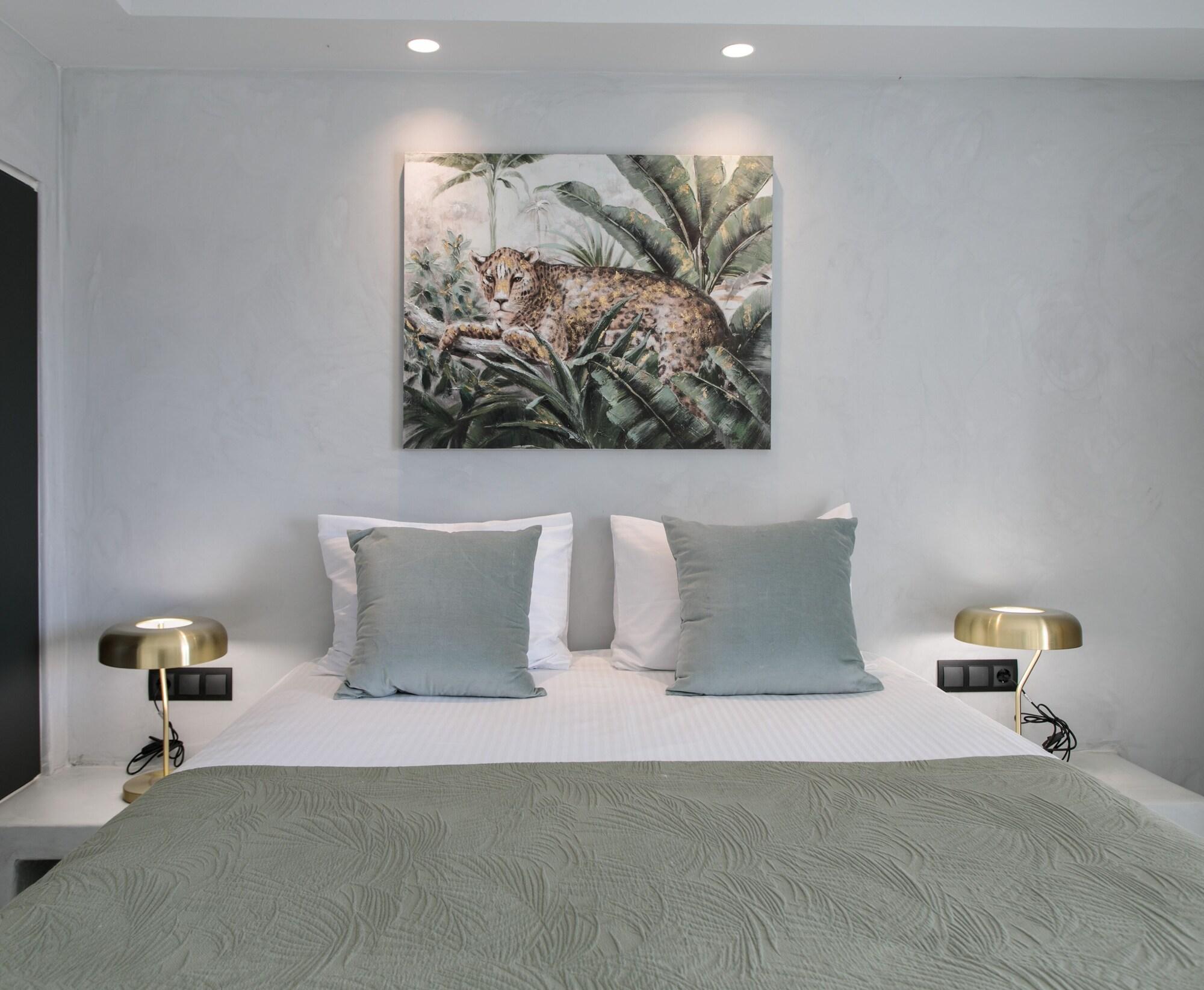 Iphimedeia Luxury & *